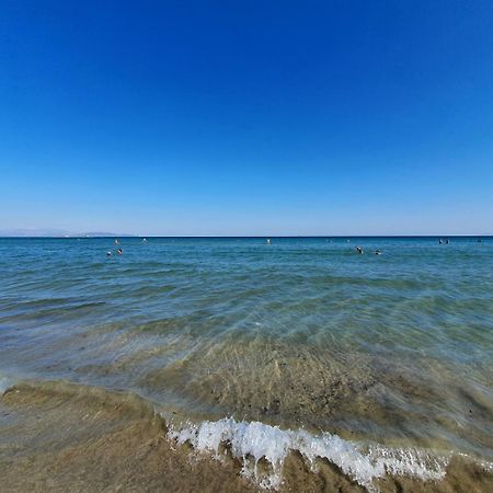 Artemis Bay Apartments Near Sea And Airport 외부 사진